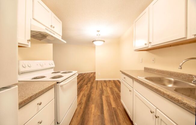2 beds, 1 bath, 756 sqft, $1,325, Unit 824-203