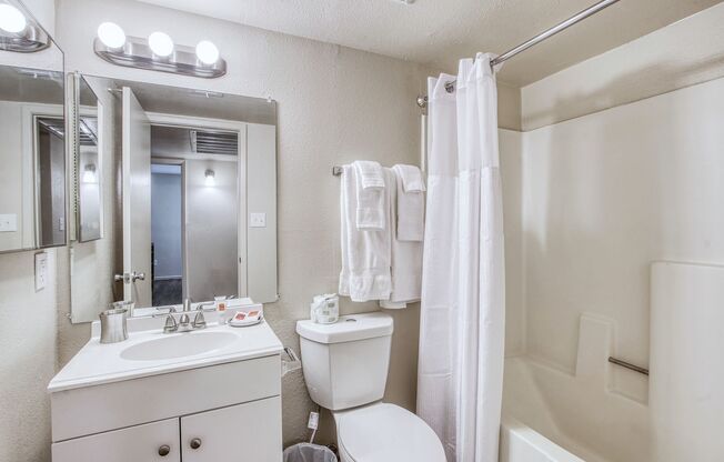 2 beds, 2 baths, 840 sqft, $1,299, Unit 260