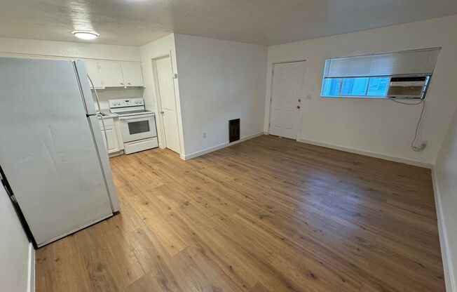 1 bed, 1 bath, 475 sqft, $1,050, Unit 7