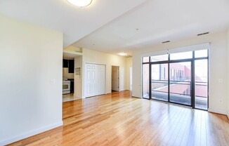 Gorgeous 2 Bedroom Penthouse in River Place South!