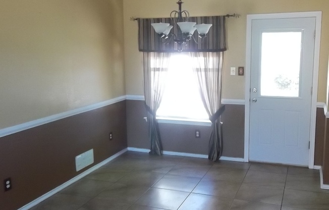 3 beds, 2 baths, $1,550