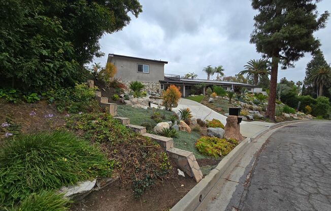 Fantastic 2 Bed, 2.5 Bath ADU unit in Sunny Hills