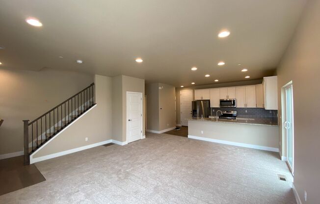 Stunning 4-Bedroom Duplex in Desirable Alpine Vista Neighborhood