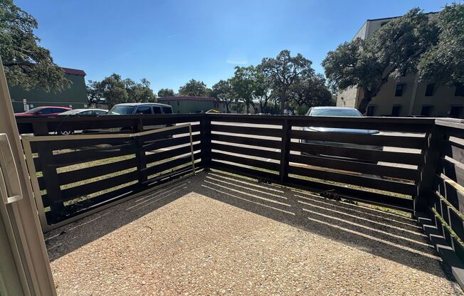 2 beds, 1 bath, 900 sqft, $1,344, Unit LAW9-102