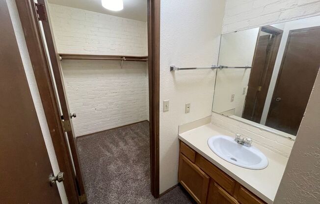 1 bed, 1 bath, $825, Unit 75