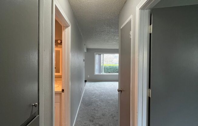 2 beds, 1 bath, 850 sqft, $1,495, Unit 05