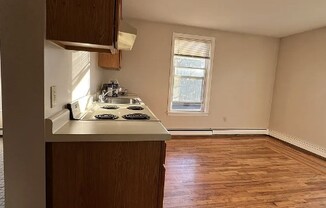 Studio, 1 bath, 750 sqft, $1,650, Unit 3