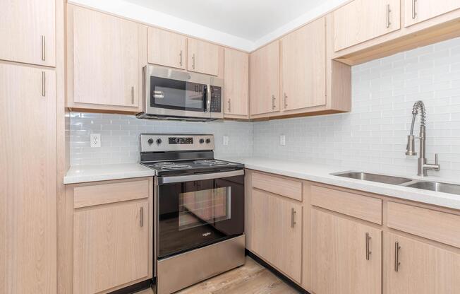 2 beds, 2 baths, 900 sqft, $1,283