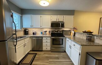 2 beds, 1.5 baths, $2,300, Unit Unit 11