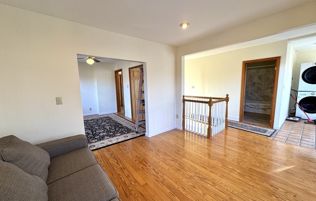 2 beds, 1 bath, 1,250 sqft, $2,900, Unit 2b