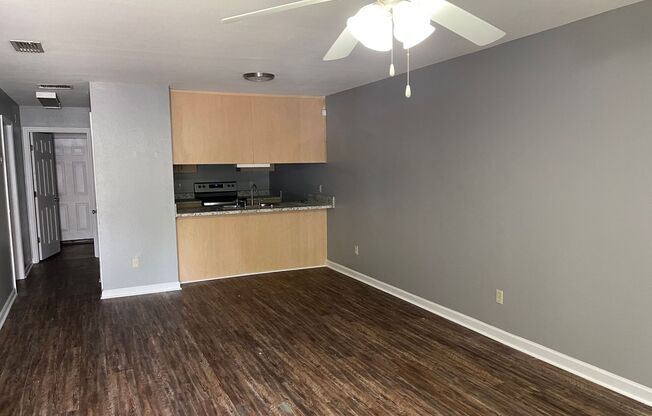 2 beds, 2 baths, 1,000 sqft, $1,295, Unit 35