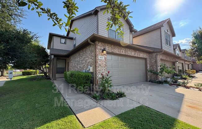 900 ENGLEWOOD LN