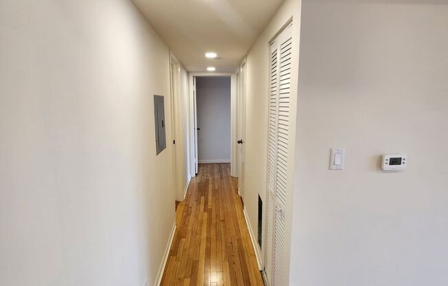 2 beds, 1.5 baths, 900 sqft, $2,595, Unit 404