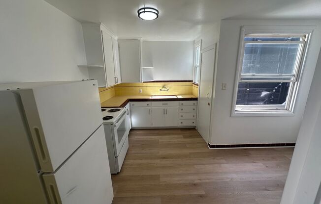 1571 Revere Avenue (1129r)