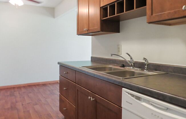 1 bed, 1 bath, 700 sqft, $1,145, Unit 3920103