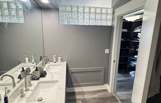 2 beds, 2 baths, 2,000 sqft, $4,550, Unit 600 Broadway Ave NW - Unit 601 A