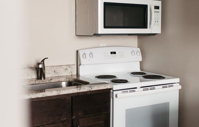 Studio, 1 bath, 422 sqft, $895, Unit 104