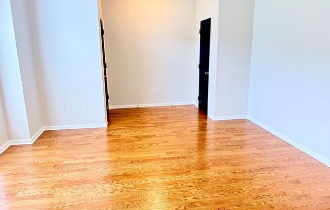 Brick Townhome in Meadowbrook!