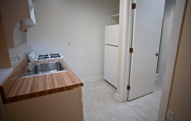 1 bed, 1 bath, $1,100, Unit Apartment B