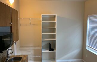 Studio, 1 bath, 160 sqft, $1,195, Unit 8A