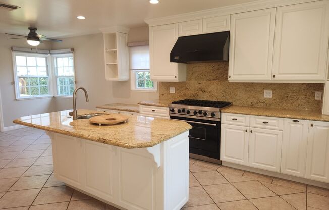 3bed/2bath 2,033sqft+GARAGE, SOLAR PANELS and PRIVATE YARD in Sherman Oaks available for long-term lease.