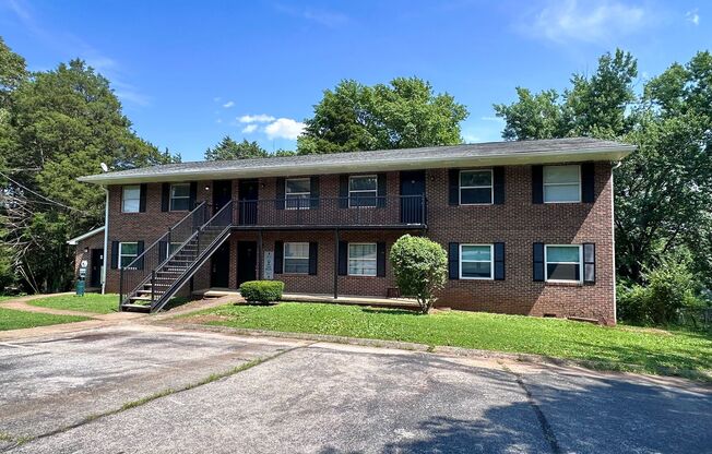 2 beds, 1 bath, 850 sqft, $1,198, Unit Parkway-5