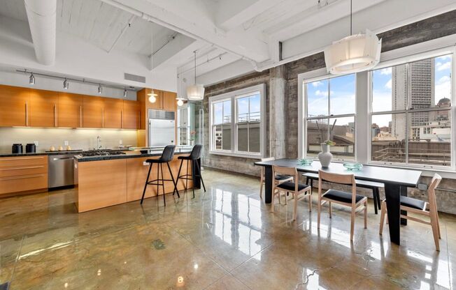 1BR/1BA PENTHOUSE! Enormous Private Roof Deck! Laundry! Parking Available! PROGRESSIVE