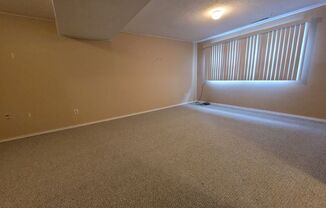 3 beds, 1 bath, $1,400