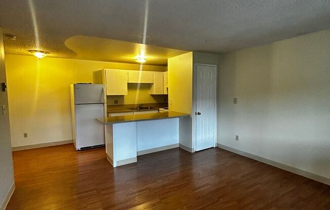 1 bed, 1 bath, 576 sqft, $1,020, Unit 9