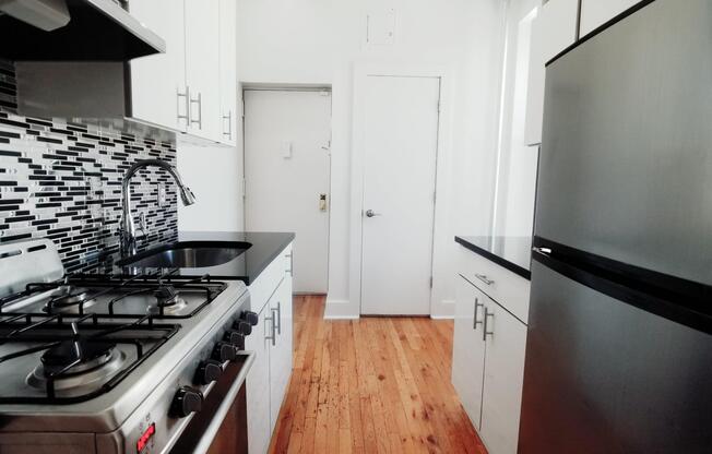 1 bed, 1 bath, $2,800, Unit 19