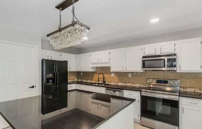 3 beds, 2 baths, $2,800