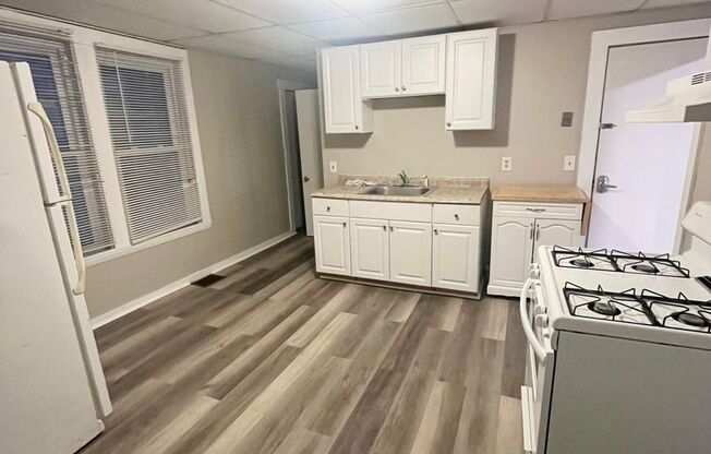 2 beds, 1 bath, 850 sqft, $2,400, Unit Unit 1