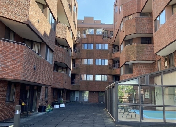 2 beds, 2.5 baths, 1,145 sqft, $4,000, Unit 714