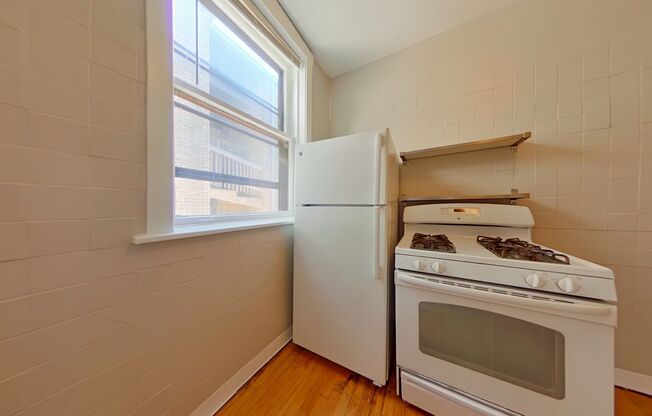 2 beds, 1 bath, 790 sqft, $2,800, Unit 1331 2A