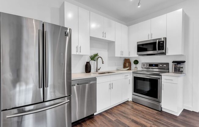 2 beds, 2 baths, 781 sqft, $1,542, Unit 204