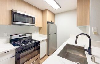 1400 Venice Blvd.- Modern Living in the Heart of Venice – Renovated 2 Bedroom Units