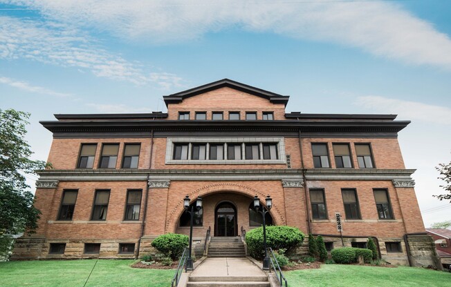 Jacksonian Schoolhouse Apartments