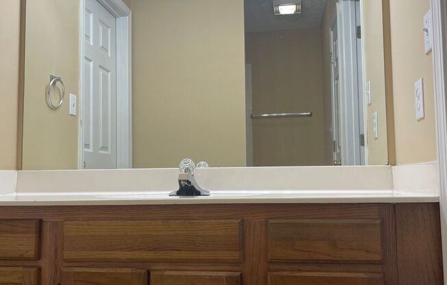 2 beds, 2 baths, 1,100 sqft, $875, Unit C7