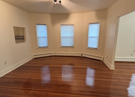 3 beds, 1 bath, 1,250 sqft, $3,000, Unit 1