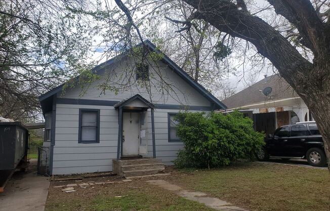Affordable 2bed 1bath Home in the Village District!