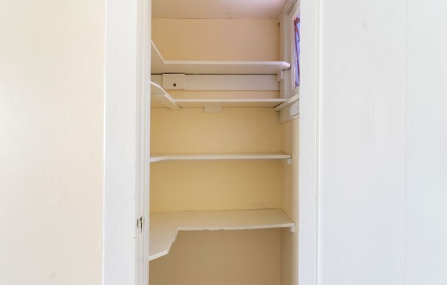 Studio, 1 bath, 320 sqft, $1,595, Unit 07