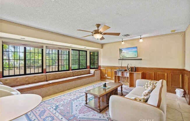 10307 DONNA AVE