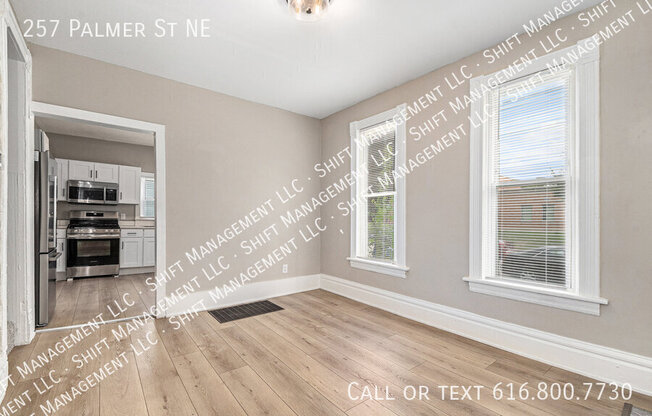 257 PALMER ST NE