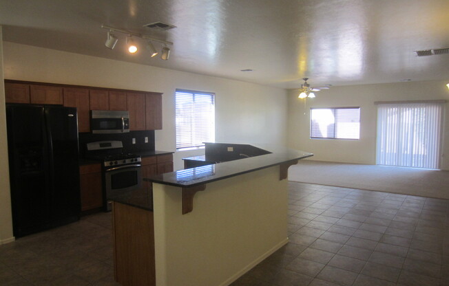 3 Bedroom & 2 Baths, Great Room, Large Kitch. w/Granite Counters, Vail Schools