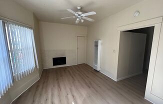 Studio, 1 bath, 325 sqft, $1,600, Unit 06