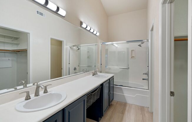 UPGRADED TOWNHOME OFFERS UTMOST CONVENIENCE