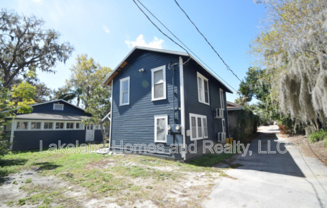 906 1/2 VISTABULA ST