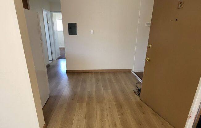 2 beds, 1 bath, $2,100