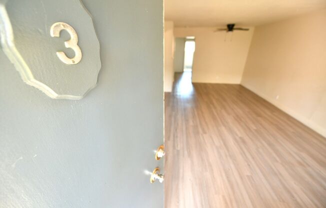 1p717 - Shutters Apartments