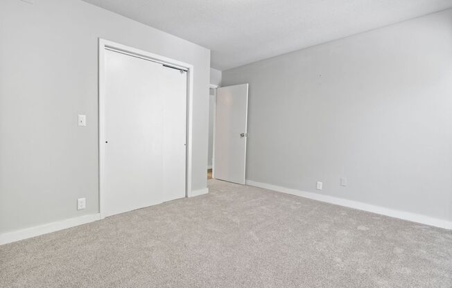 2 beds, 1 bath, 1,050 sqft, $1,095, Unit E-15